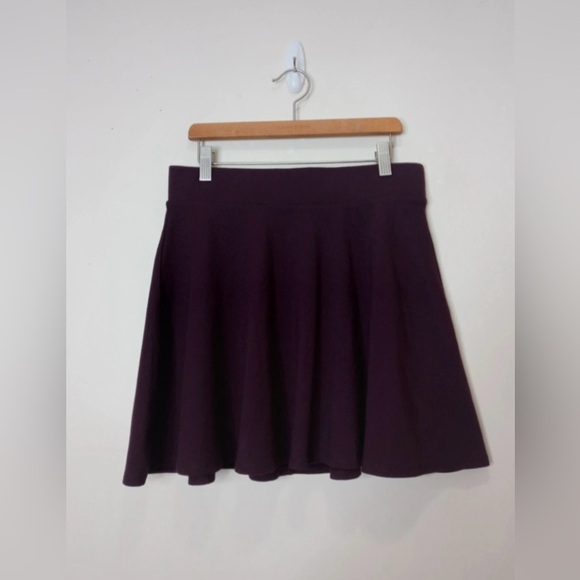 Forever 21 Burgundy Skater Skirt Women’s Size L - Picture 2 of 5